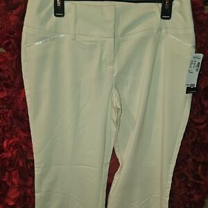 Mandee Junior's Cream Wide Leg Dress Pants With Satin Detail Size 11